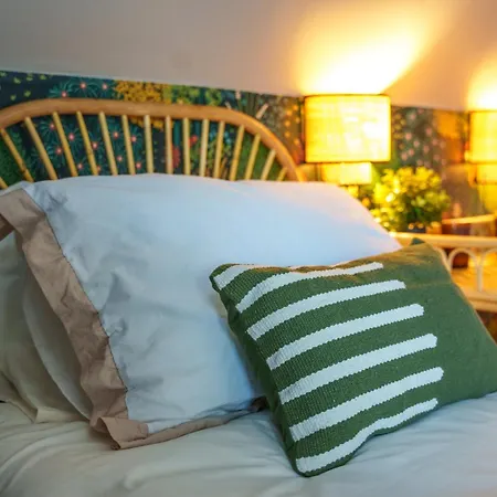 With Airhgt @ Luxe In