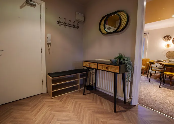 With Airhgt @ Luxe In Apartman Harrogate