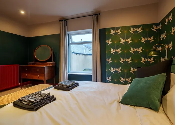 With Airhgt @ Luxe In * Harrogate