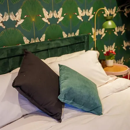 With Airhgt @ Luxe In * ハロゲート