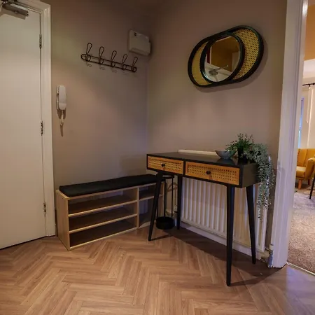 With Airhgt @ Luxe In アパート ハロゲート