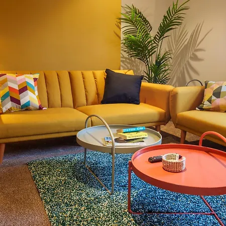 With Airhgt @ Luxe In *