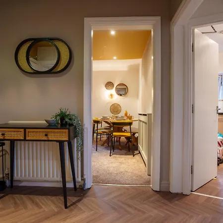 With Airhgt @ Luxe In * ハロゲート