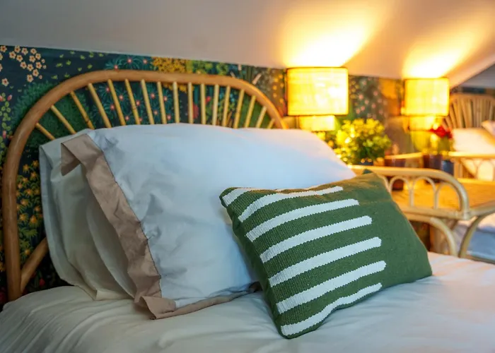 With Airhgt @ Luxe In