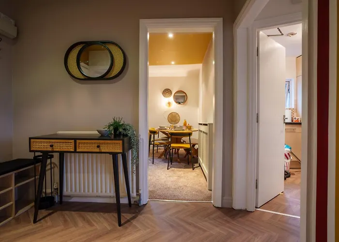 With Airhgt @ Luxe In * Harrogate