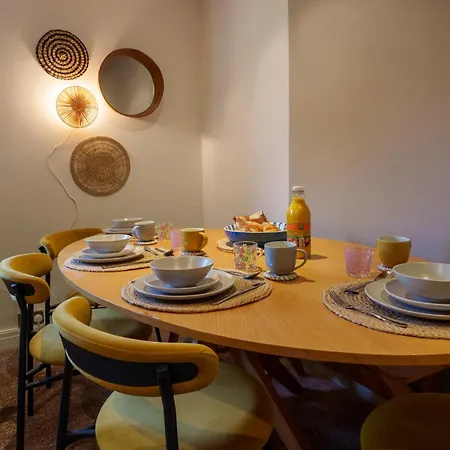 With Airhgt @ Luxe In Διαμέρισμα Χαρογκέιτ